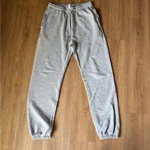 Alo Classic Heather Gray Jogger Sweatpants